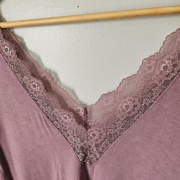 EUC AMERICAN EAGLE SOFT & SEXY DOUBLE V NECK LACED MAUVE TOP SIZE M - Picture 2 of 13